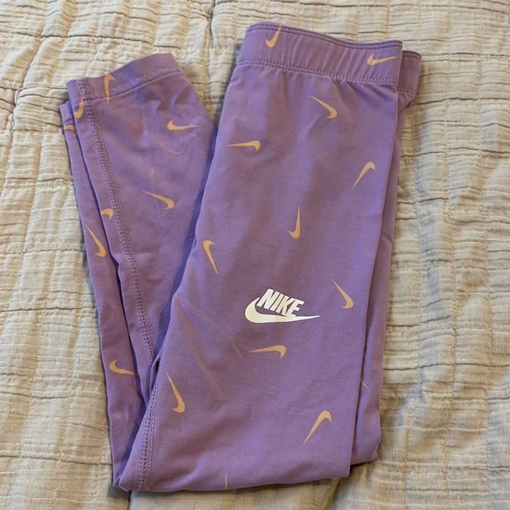 Girls size small Nike leggings
